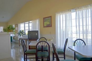Harrisonville Inn & Suites Интериор снимка